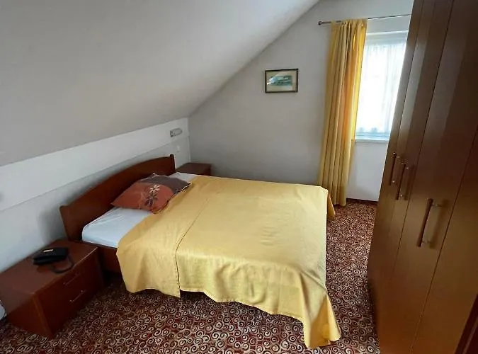 Gostisce Senica Senovo